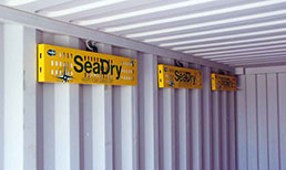 Graphique SeaDry Pole H devant un porte-conteneurs